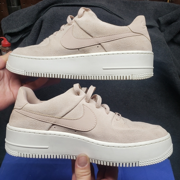 Nike Air Force 1 low-Barely rose-9.5 - Picture 2 of 4